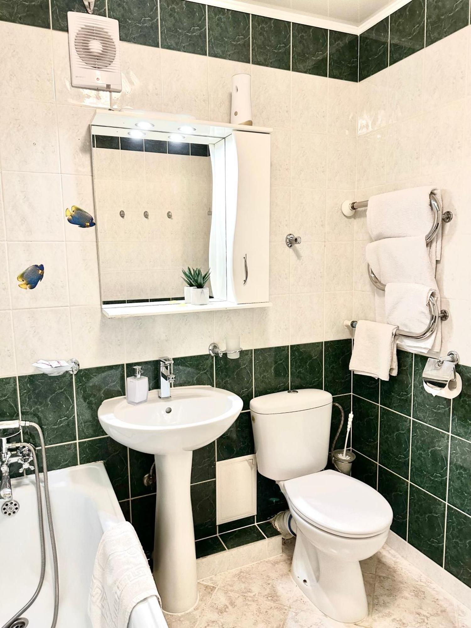 Comfortable Apartment on Stepana Demyanchuka Street Rivne Bagian luar foto